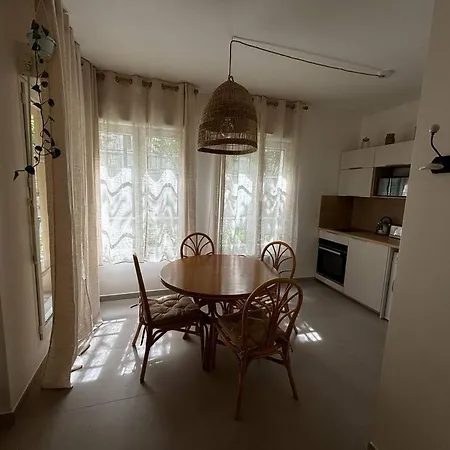 Wish 5 Min Parking Apartment *