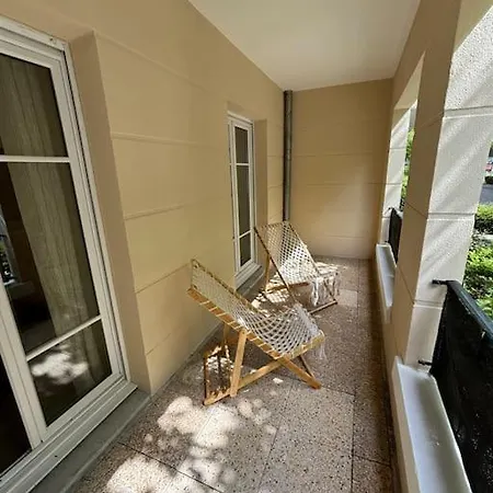 Wish 5 Min Parking Apartment